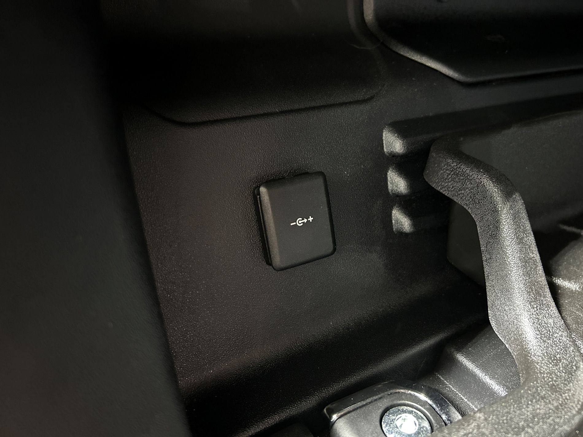 Defender 110 3.0d i6 mhev SE awd 200cv auto - Autoviemme